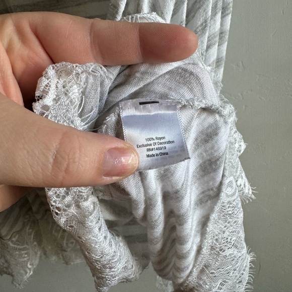 A.n.a - Grey and White Tunic Top with Lace Trim - Picture 6 of 8